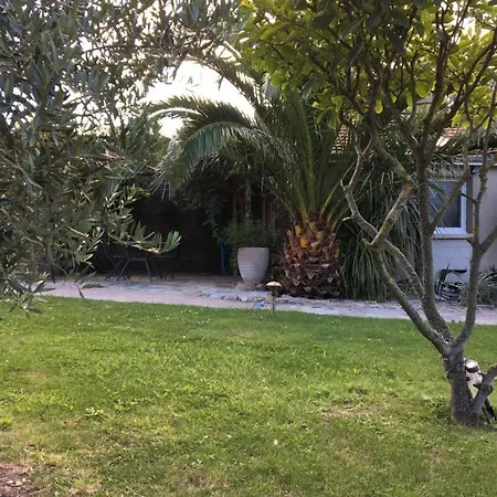 Holiday home Olive Et Pomme